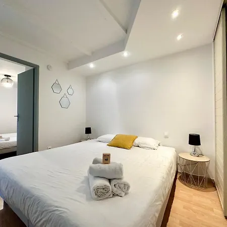 La Tanniere - 4 A 6 Personnes - Lit Kingsize - Proche Gare Lejlighed *